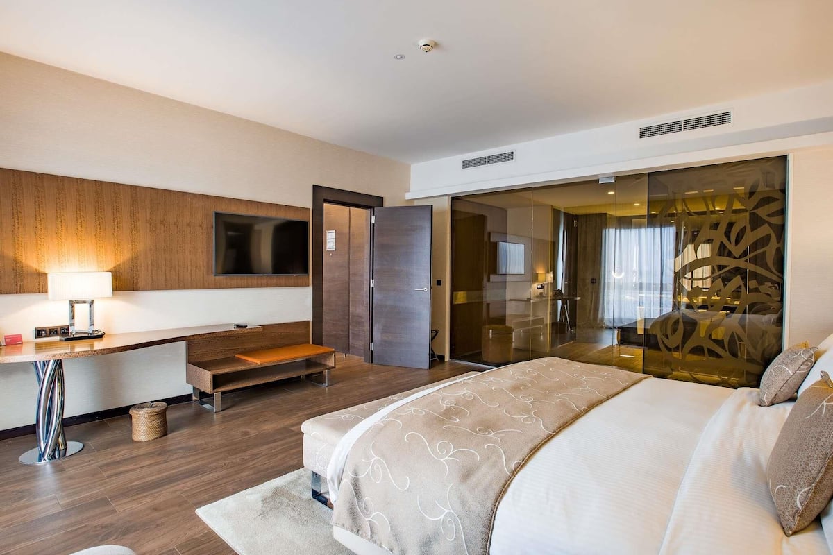 Suite, 1 Schlafzimmer, Seeblick | Hochwertige Bettwaren, Zimmersafe, Schreibtisch