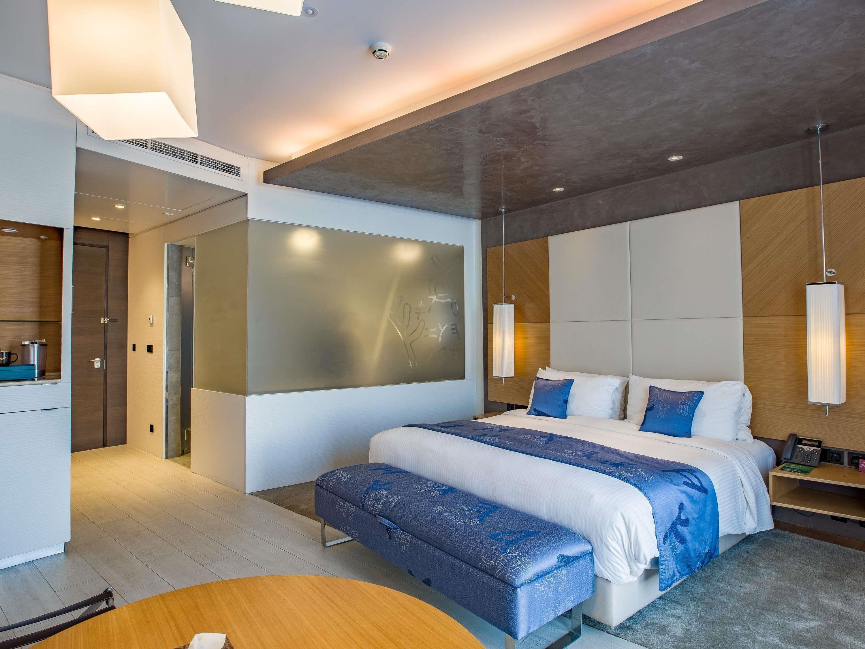 Premium bedding, in-room safe, individually decorated