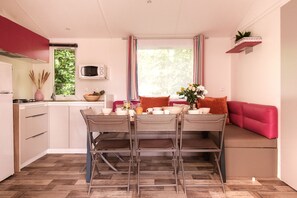 Living area - L'Orée de l'Océan (Landevieille)