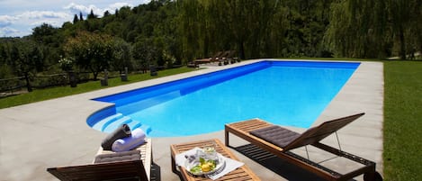 Outdoor pool, pool loungers