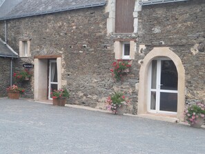 Property entrance - Domaine De La Cour (Segré-en-Anjou-Bleu)