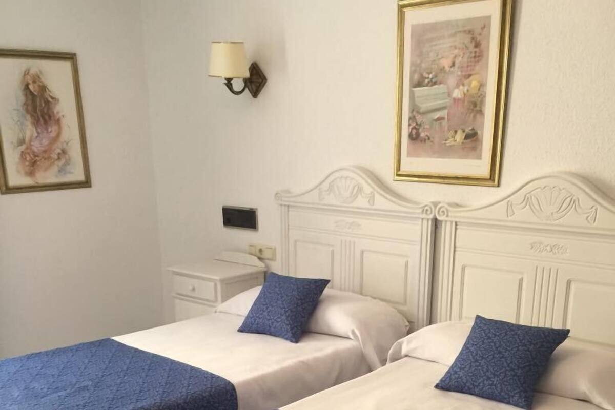 Minibar, in-room safe, desk, iron/ironing board