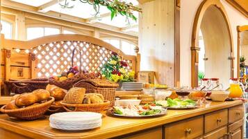Tägliches inbegriffenes Frühstücksbuffet
