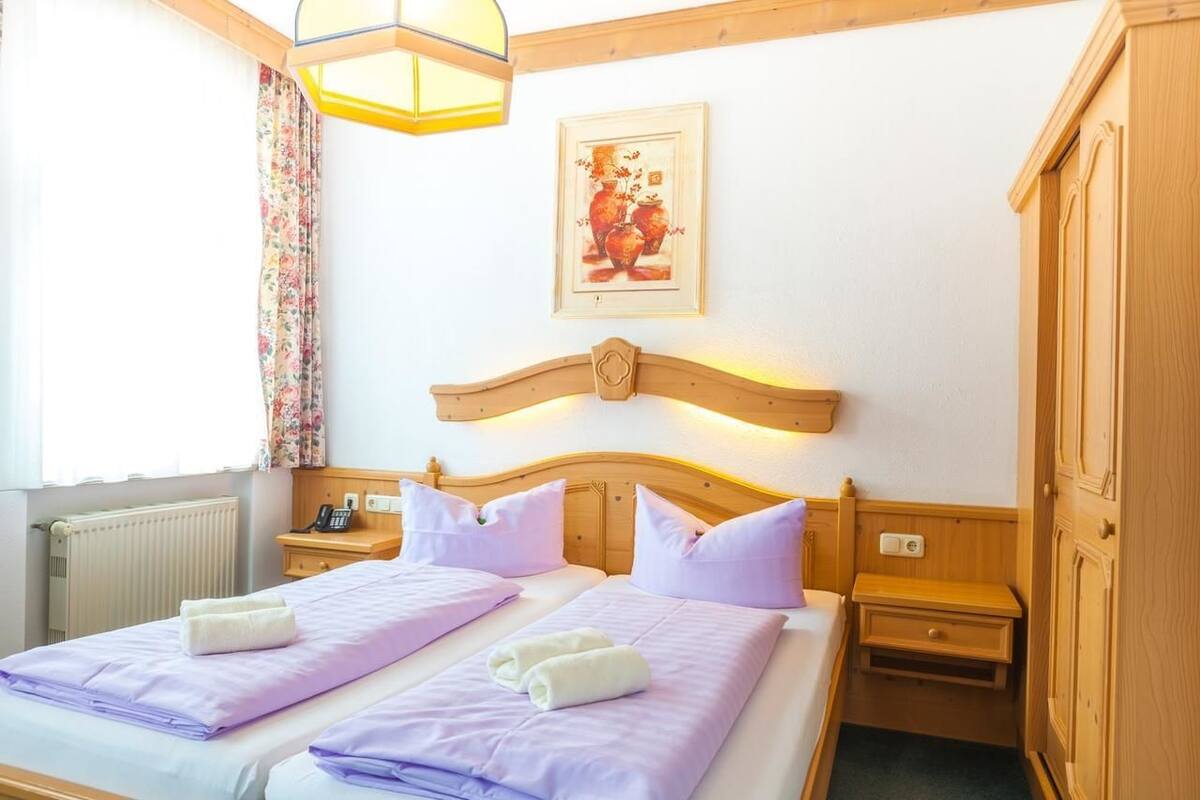 Comfort Double Room | Minibar, desk, free cribs/infant beds, free WiFi