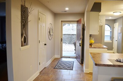 1000 Hills Luxury Condo in the Foothills! Indoor/Outdoor Pools, Hot Tub, & Sauna