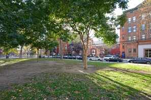 Property grounds - Renovated 1 Bedroom in Heart of Hoboken Close to NYC (Hoboken)