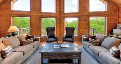 Luxury Log House asetettu Secluded 18-Acre SIte