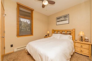 1 bedroom, iron/ironing board, travel cot, WiFi