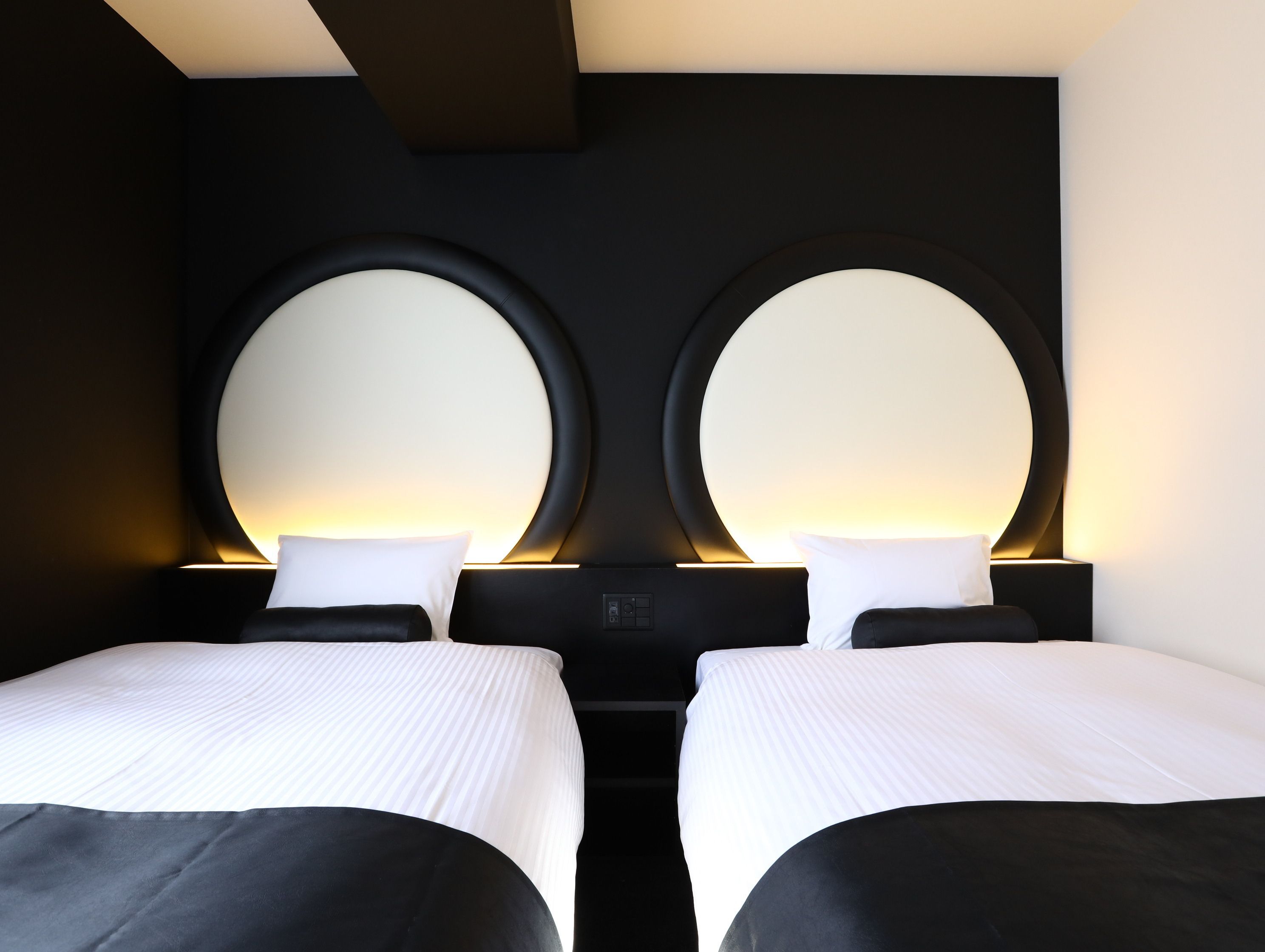 standard twin room, 2 bedrooms, non smoking | premium bedding, individually decorated, desk, blackout curtains