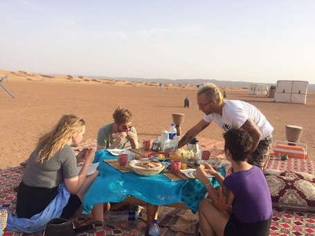 2 restaurants, breakfast, lunch served; local and international cuisine