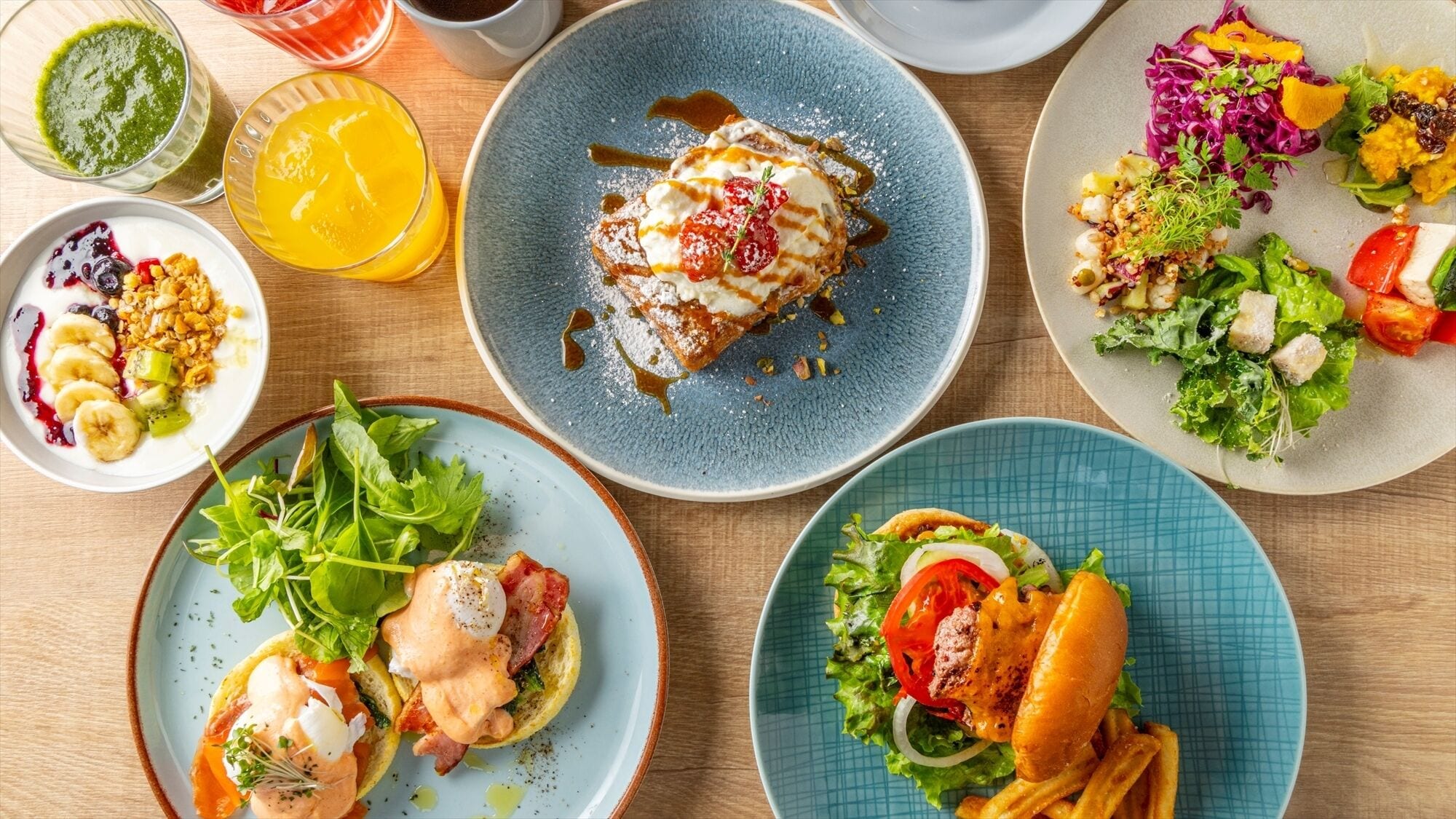 每日供应自助式早餐（每人 JPY 2530）