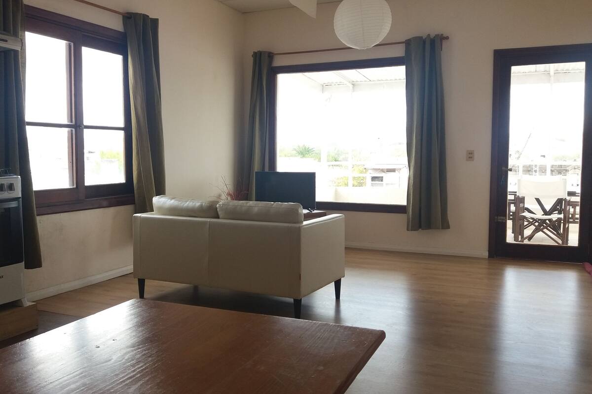 Apartamento superior, varias camas | Wifi gratis y ropa de cama