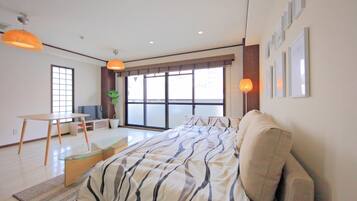 3 Bedroom Apartment | Laptop workspace, blackout drapes, free WiFi, bed sheets