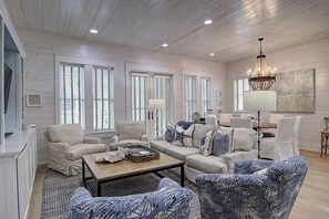 Smart TV, DVD player, books, video library - Grand Cinnamon Shore Home w/ Screen Porch on Pool & Lake+Great Amenities! (Port Aransas)