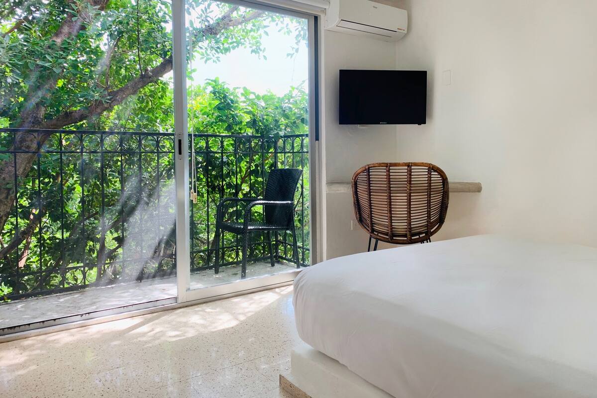 Arena | WiFi (free), bed sheets