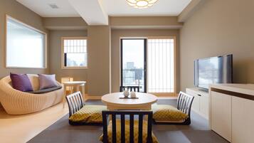 Superior Modern Japanese Room,Non Smoking | In-room safe, desk, blackout drapes, soundproofing