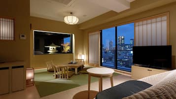 (Top floor) Premium Modern Japanese Room, Non Smoking | In-room safe, desk, blackout drapes, soundproofing