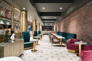 每日供应自助式早餐（需付费）