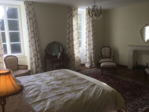 Deluxe-Doppelzimmer (Brocéliande) | 1 Schlafzimmer, Bettwäsche aus ägyptischer Baumwolle