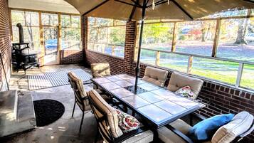 Rumah Tradisional, 3 kamar tidur | Teras/patio