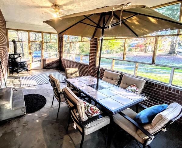 The Hidden Wooded Ranch | Terrace/patio