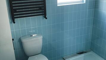 Apartment, 2 Bedrooms | Bathroom