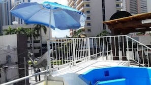 Bañera de hidromasaje al aire libre