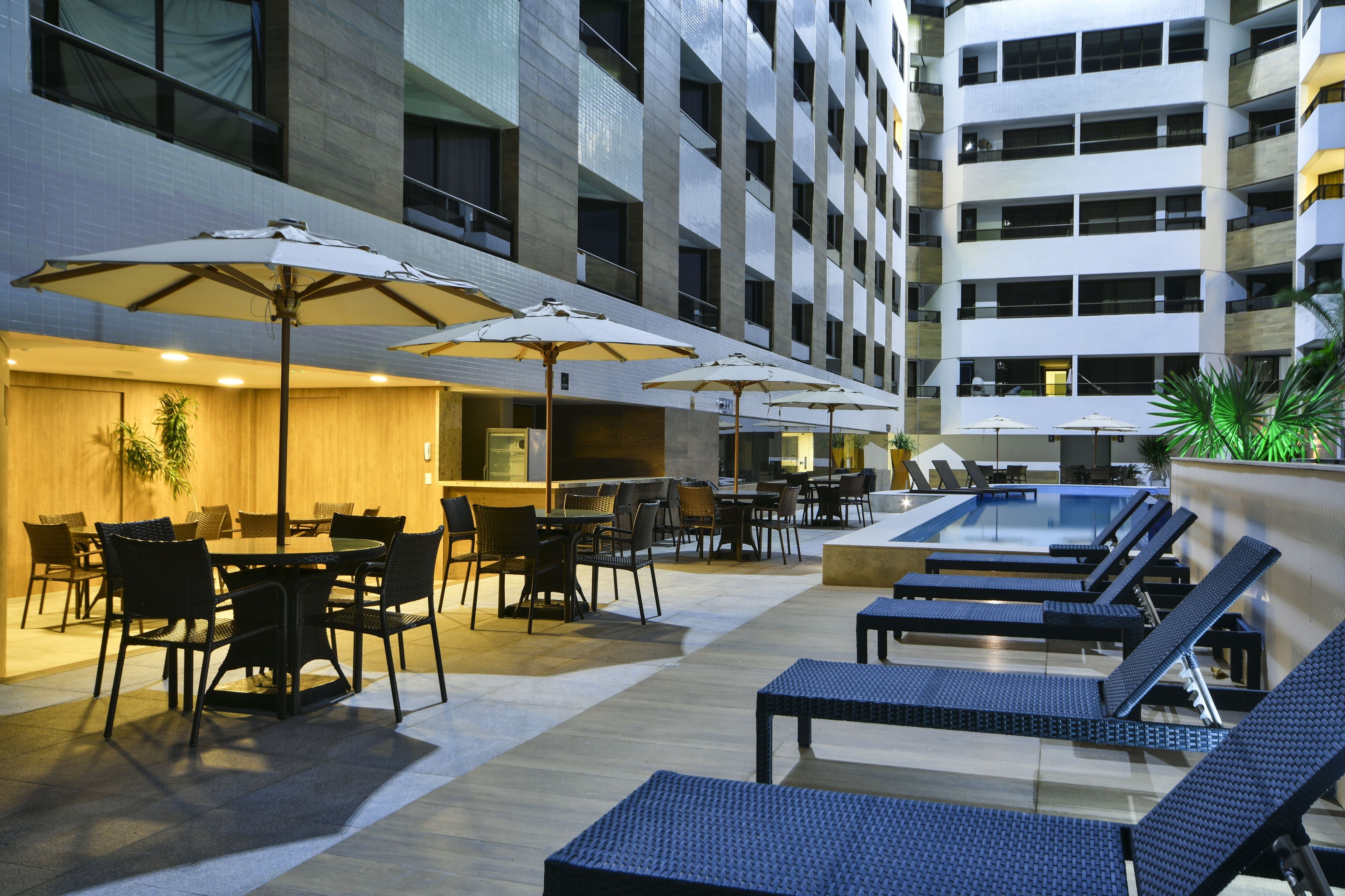 outdoor pool, open 8:00 am to 10:00 pm, pool loungers