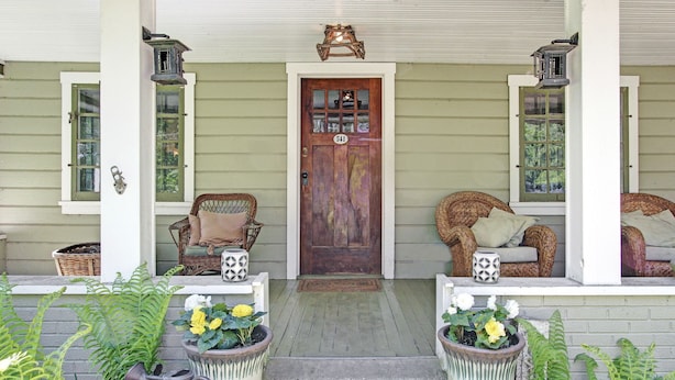 Unclassified image, 1 of 13, button - Craftsman Cottage (Douglas)
