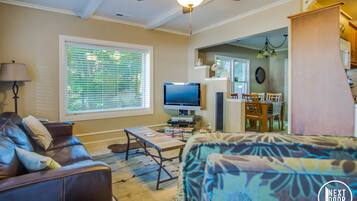 Cottage, 2 kamar tidur | Ruang keluarga | TV layar datar