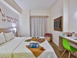 Minibar, free WiFi, bed sheets