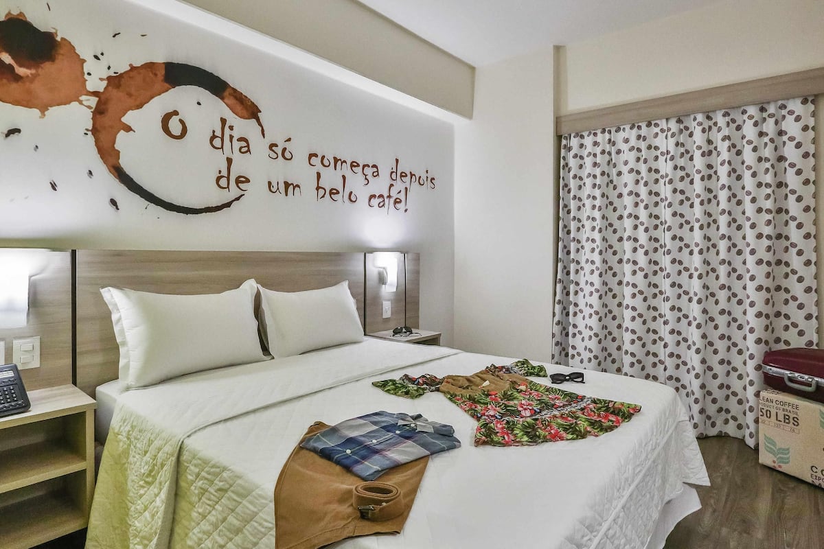 Chambre Standard, 1 lit double | Minibar, Wi-Fi gratuit, draps fournis