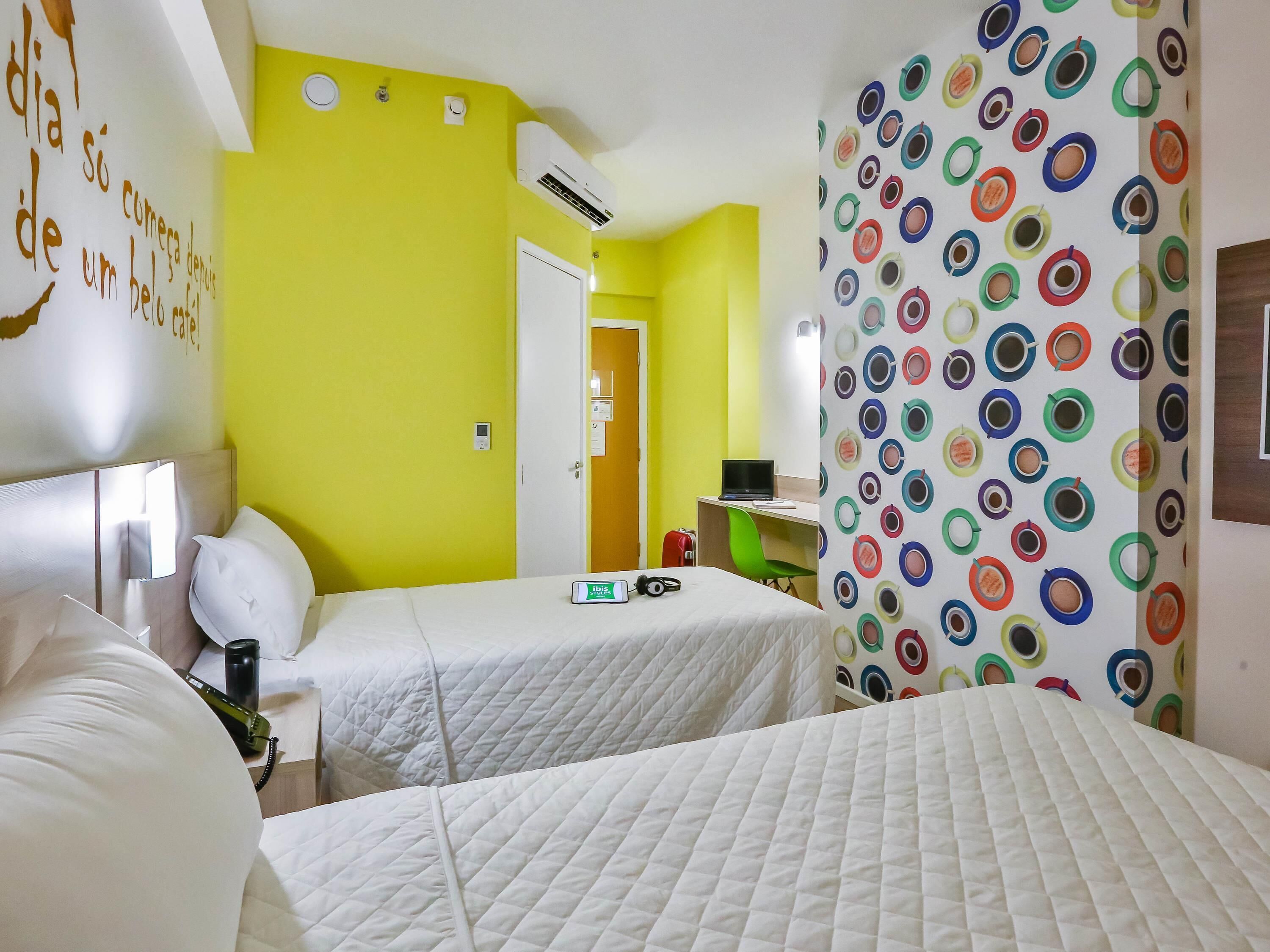 Chambre Standard avec lits jumeaux, 2 lits une place | Minibar, Wi-Fi gratuit, draps fournis