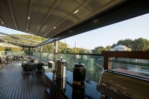 Outdoor dining - Idylle Hotel (Istanbul)