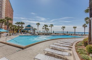 Piscine extérieure, piscine chauffée