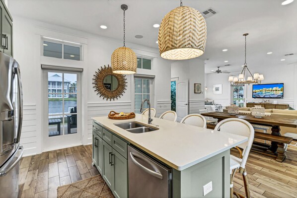 Fridge, microwave, oven, stovetop - Designer Beach Home w/ Lake Views in Cinnamon Shore + Resort-Like Amenities (Port Aransas)