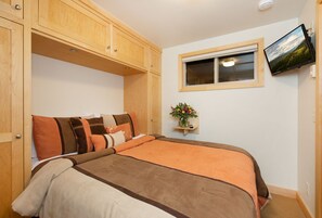 1 chambre, fer et planche à repasser, accès au Wi-Fi (inclus)