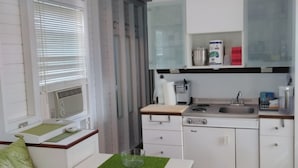 Cottage, 1 Bedroom, Overwater | Private kitchen
