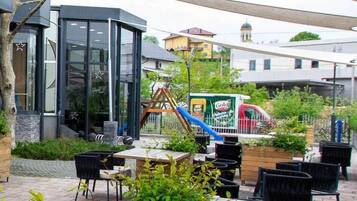 تناول الطعام بالخارج