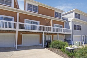 Free self-parking - Water Street Townhouses (Saugatuck)