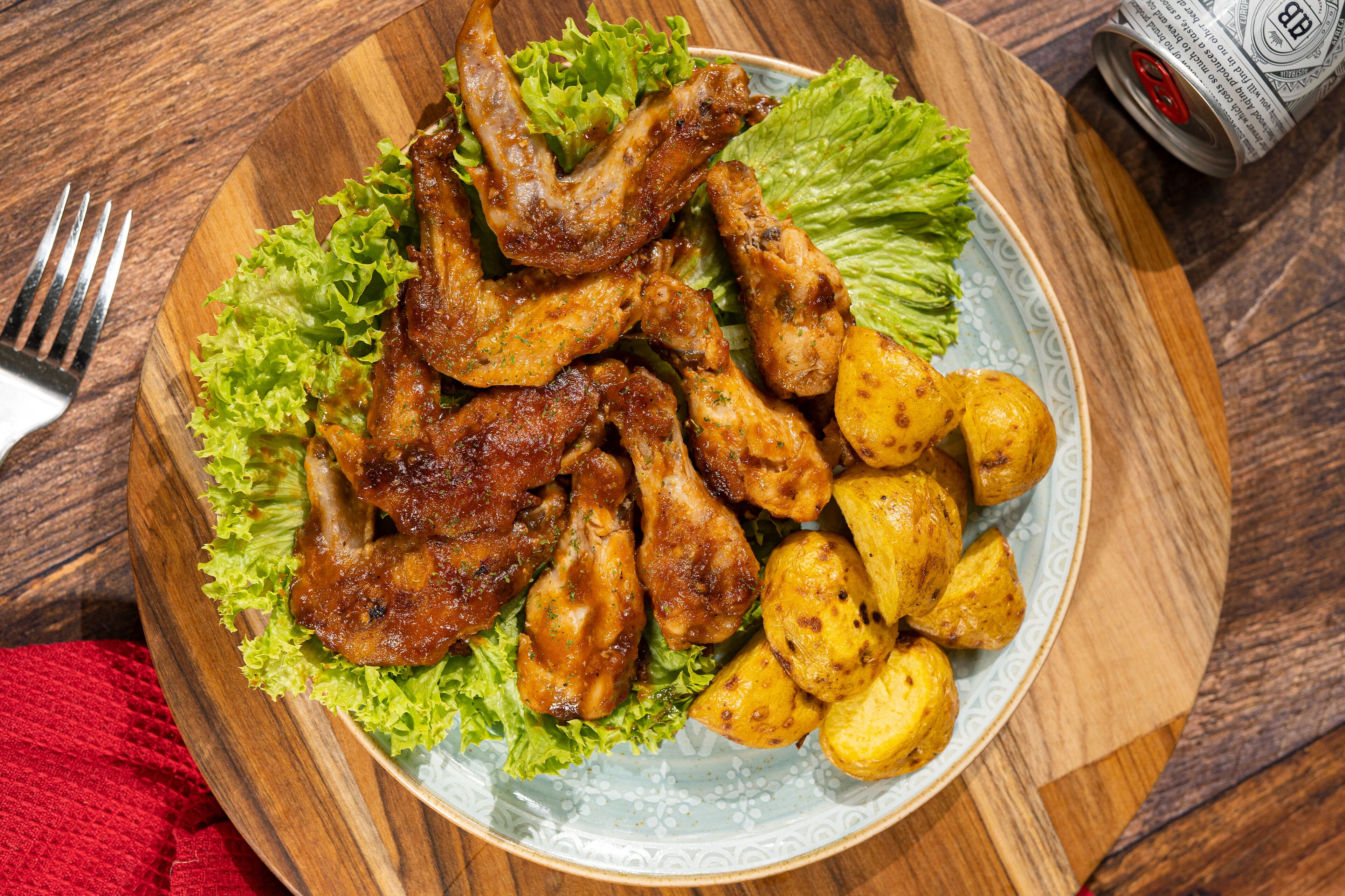 breakfast, lunch, dinner served; local cuisine