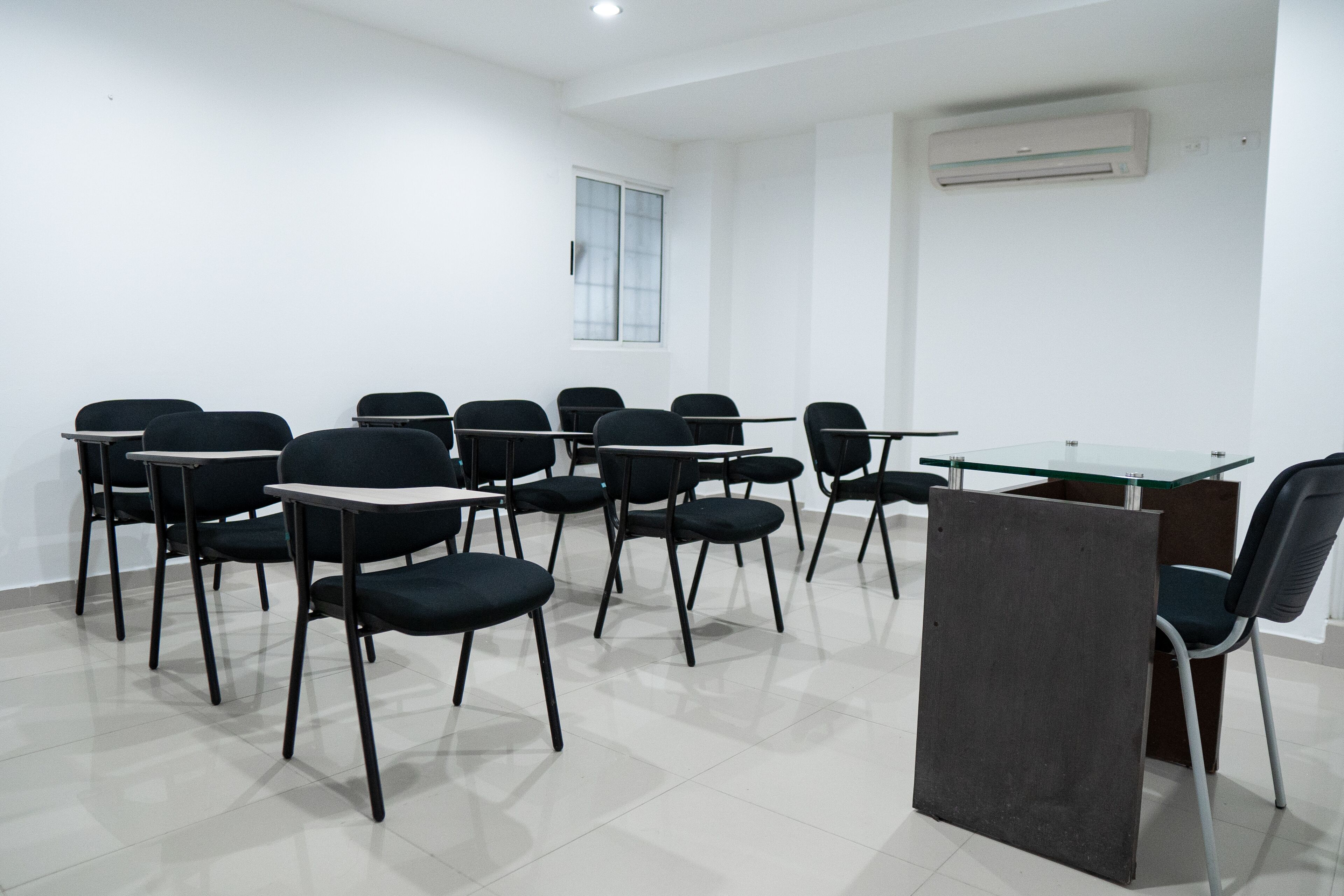 in-room business centre