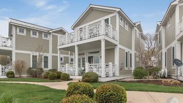 Townhome, 3 Bedrooms, Pool Access, Lakeside | Front of property