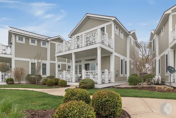 Townhome, 3 Bedrooms, Pool Access, Lakeside | Front of property