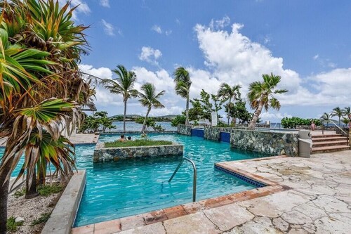 2 Bedroom/2 Bath condo on the Beach!  This is a double unit 1,300sq. ft.