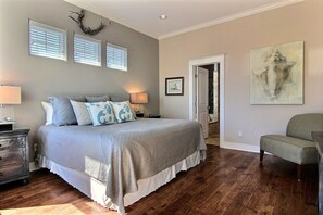5 habitaciones, tabla de planchar con plancha, wifi y ropa de cama