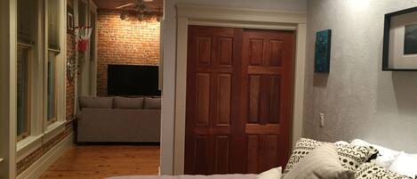 1 habitación, tabla de planchar con plancha y wifi gratis