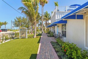 Property grounds - Beachfront Bliss – Anna Maria Island #11 RVA (Bradenton Beach)