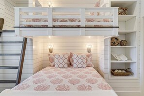 2 bedrooms, iron/ironing board, Internet, bed sheets