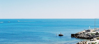 The Fremantle House - longer stays, WiFi, Netflix, full aircon, private garden
